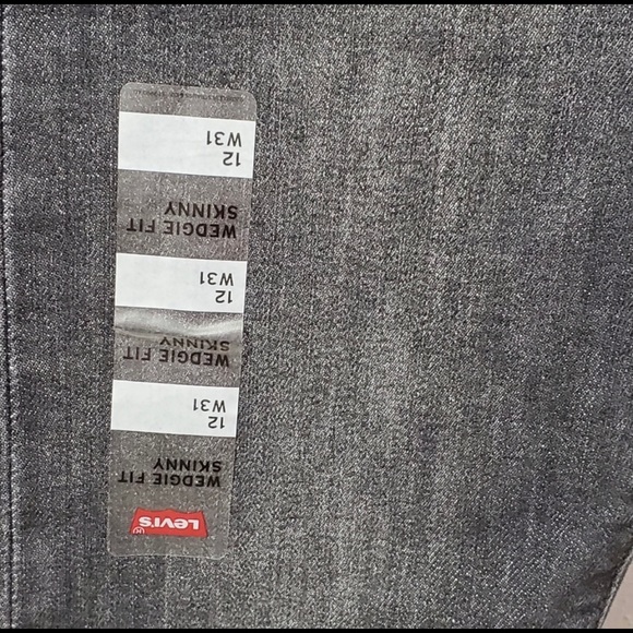 NWT Levi’s Wedgie Raw Hem High Rise - Picture 5 of 9
